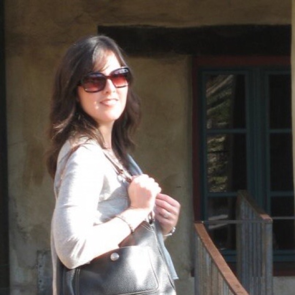 Meet your Posher, Lara